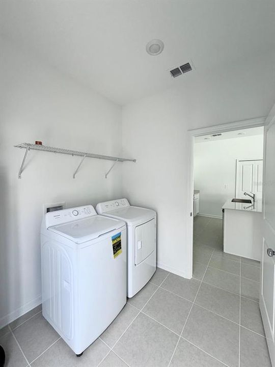 En Renta: $2,450 (3 camas, 2 baños, 1755 Pies cuadrados)