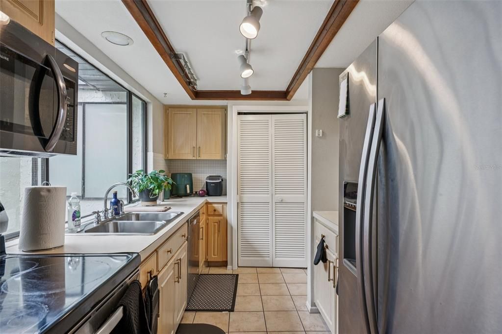 待售: $285,999 (3 贝兹, 2 浴室, 1732 平方英尺)