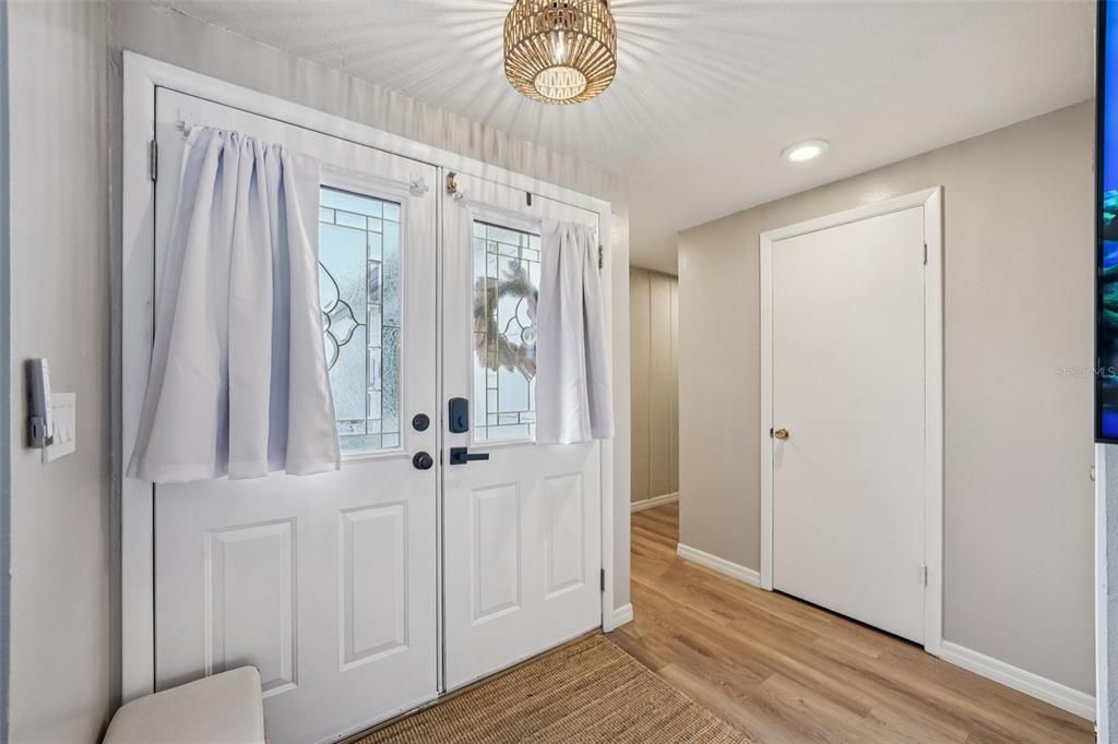 待售: $285,999 (3 贝兹, 2 浴室, 1732 平方英尺)