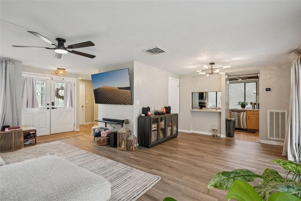 待售: $285,999 (3 贝兹, 2 浴室, 1732 平方英尺)