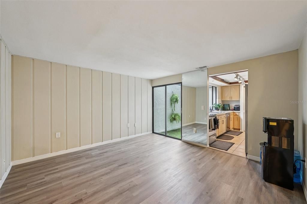 待售: $285,999 (3 贝兹, 2 浴室, 1732 平方英尺)