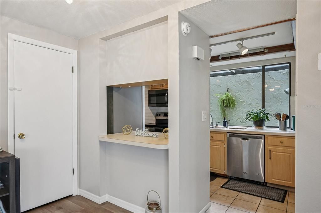 待售: $285,999 (3 贝兹, 2 浴室, 1732 平方英尺)