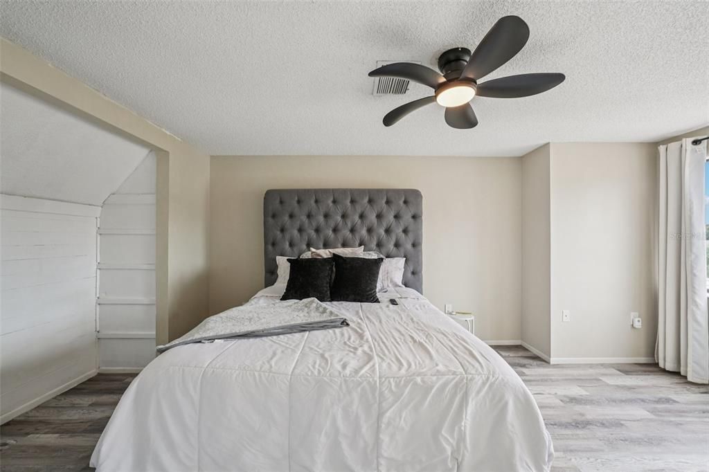 待售: $285,999 (3 贝兹, 2 浴室, 1732 平方英尺)