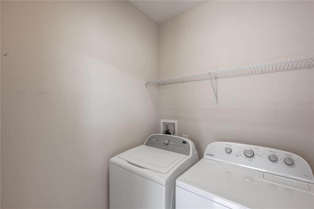 Под контрактом: $369,999 (3 спален, 2 ванн, 1520 Квадратных фут)