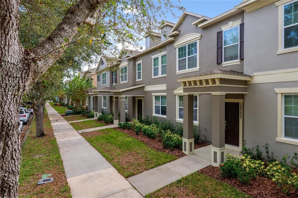 Под контрактом: $369,999 (3 спален, 2 ванн, 1520 Квадратных фут)