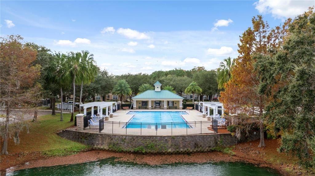 Под контрактом: $369,999 (3 спален, 2 ванн, 1520 Квадратных фут)