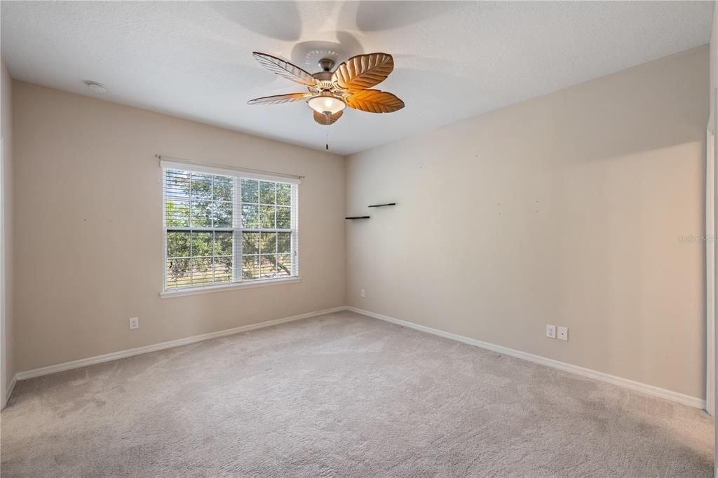 Под контрактом: $369,999 (3 спален, 2 ванн, 1520 Квадратных фут)