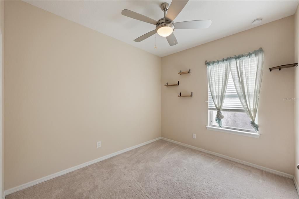 Под контрактом: $369,999 (3 спален, 2 ванн, 1520 Квадратных фут)