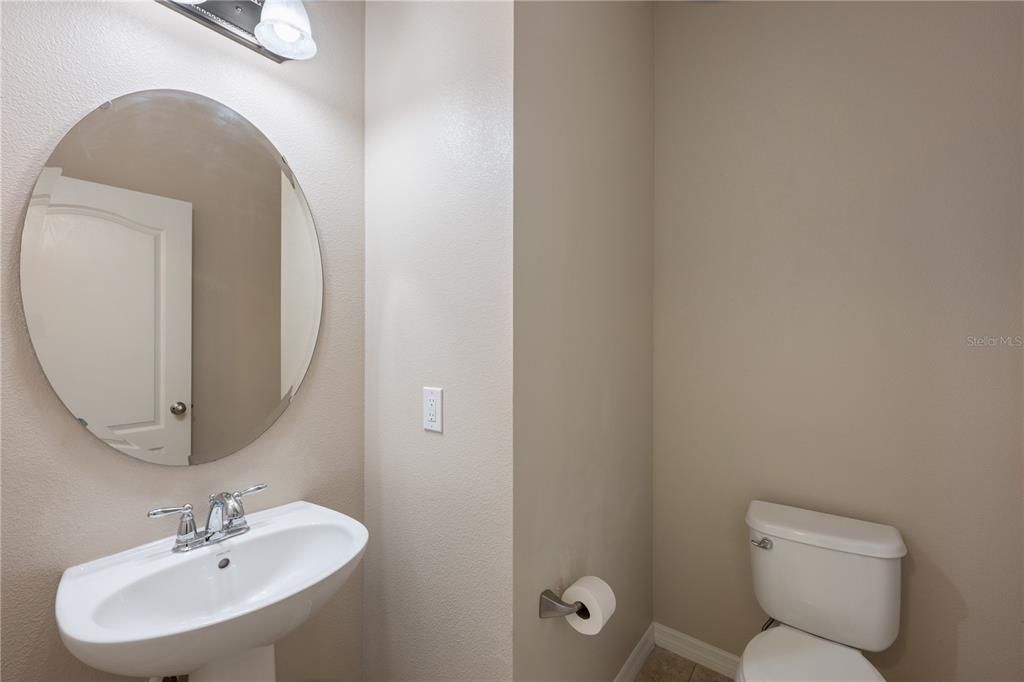 Под контрактом: $369,999 (3 спален, 2 ванн, 1520 Квадратных фут)