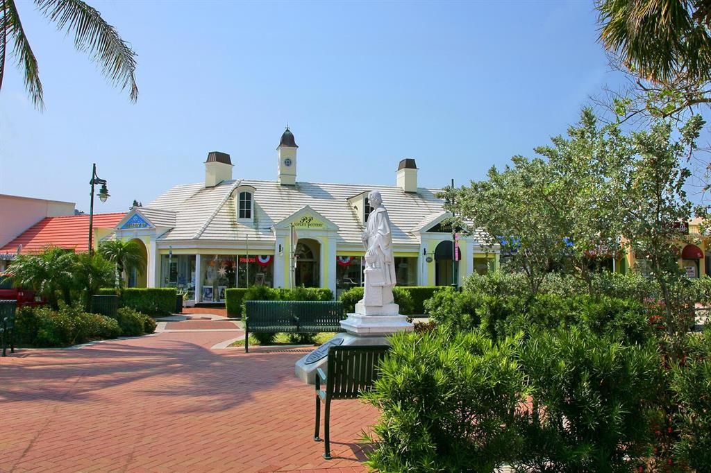 For Sale: $598,000 (1 beds, 1 baths, 918 Square Feet)