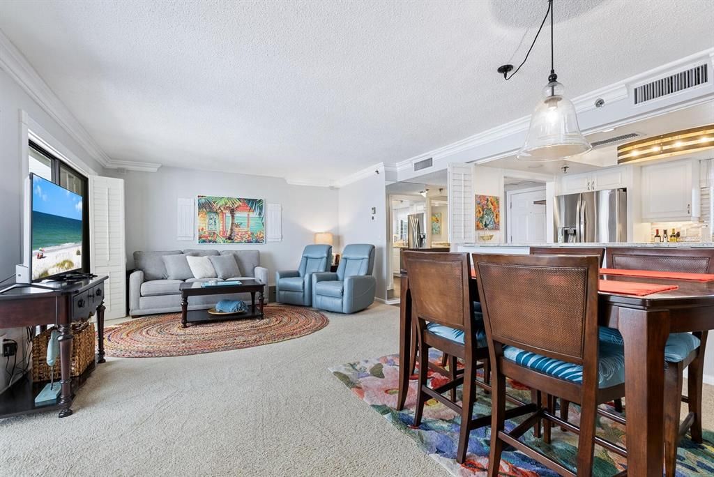 For Sale: $598,000 (1 beds, 1 baths, 918 Square Feet)