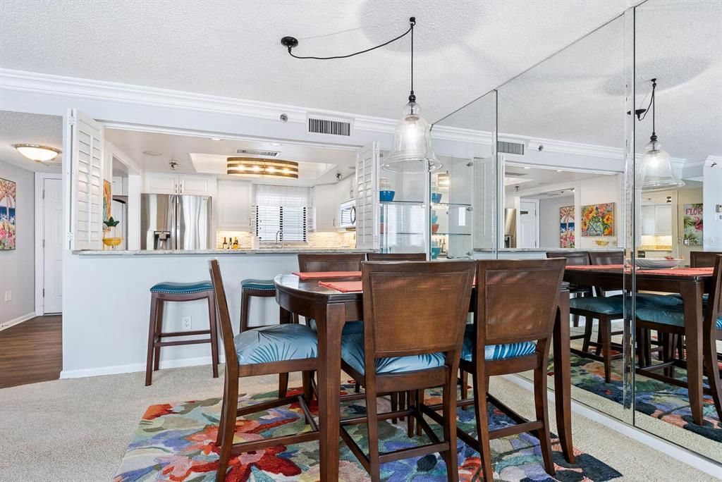 For Sale: $598,000 (1 beds, 1 baths, 918 Square Feet)