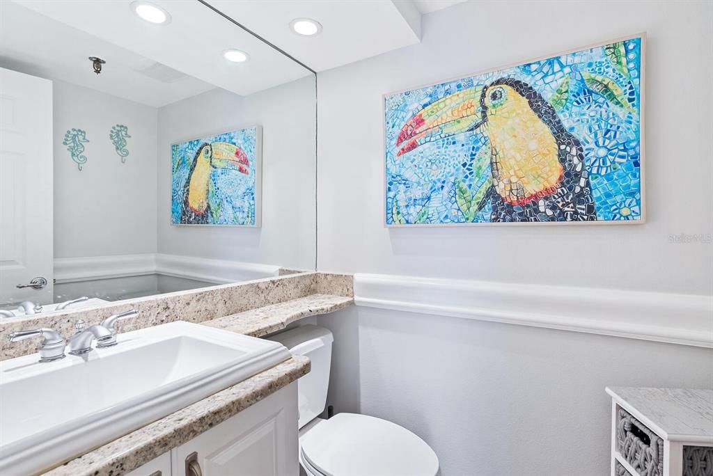 For Sale: $598,000 (1 beds, 1 baths, 918 Square Feet)