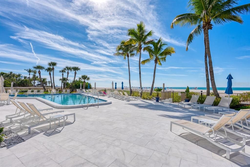 For Sale: $598,000 (1 beds, 1 baths, 918 Square Feet)