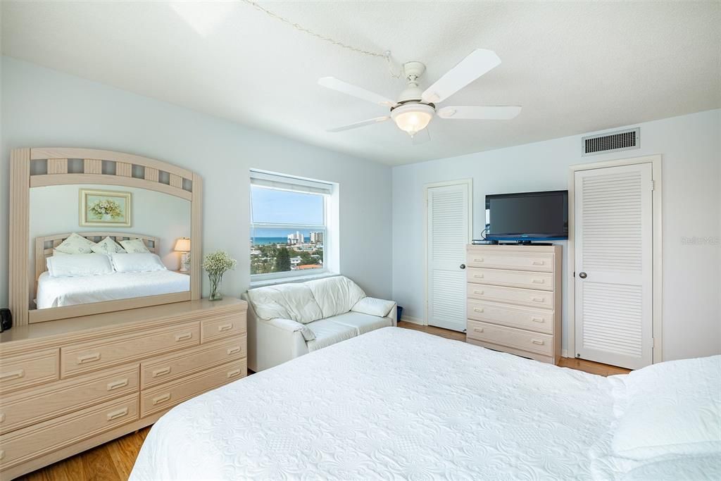 For Rent: $3,400 (2 beds, 2 baths, 1131 Square Feet)