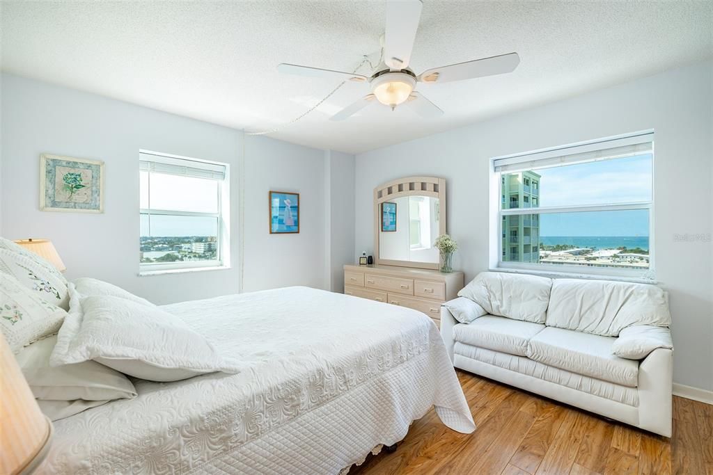 For Rent: $3,400 (2 beds, 2 baths, 1131 Square Feet)