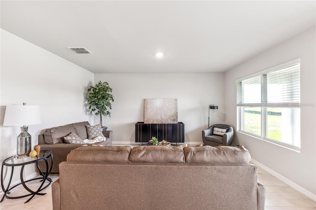 For Sale: $314,990 (3 beds, 2 baths, 1672 Square Feet)