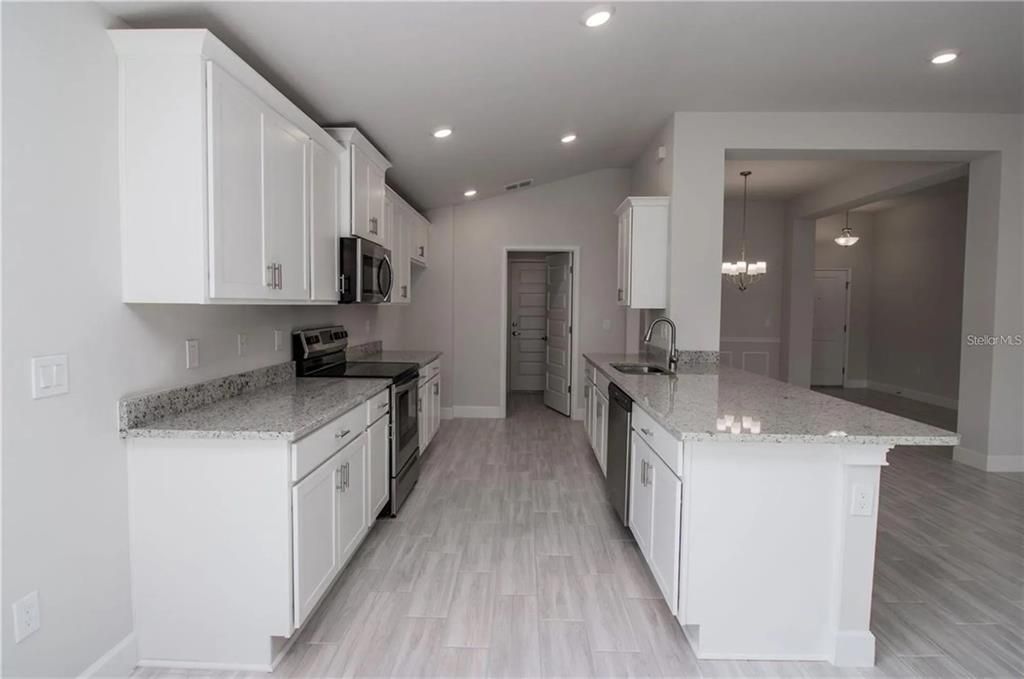 待售: $373,600 (3 贝兹, 2 浴室, 1970 平方英尺)