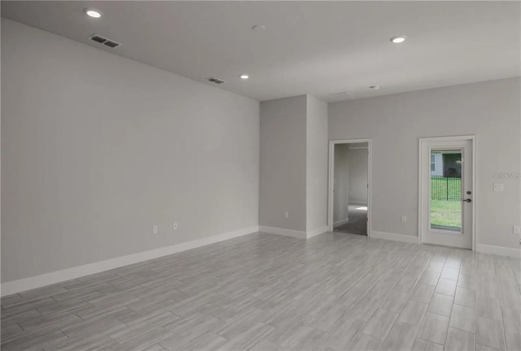 待售: $373,600 (3 贝兹, 2 浴室, 1970 平方英尺)