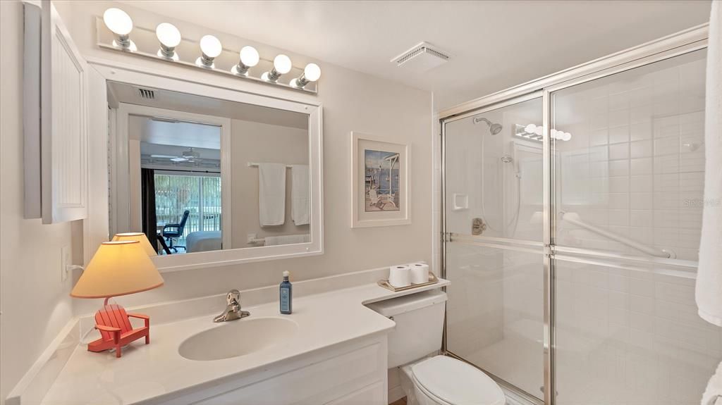 待售: $190,000 (2 贝兹, 2 浴室, 1110 平方英尺)