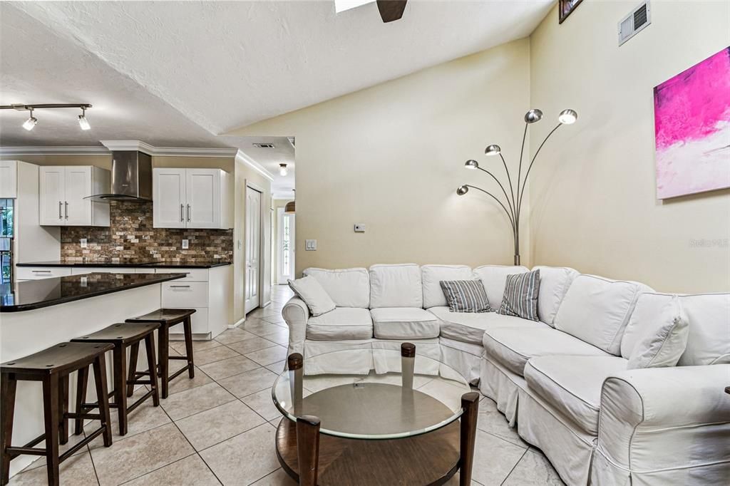 На продажу: $399,000 (3 спален, 2 ванн, 1629 Квадратных фут)