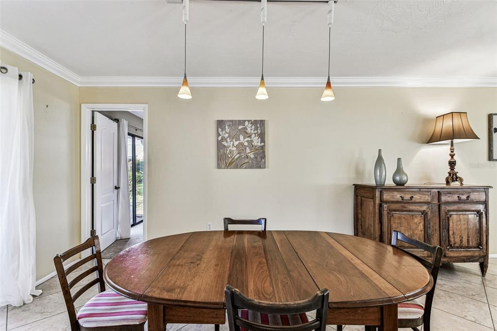 На продажу: $399,000 (3 спален, 2 ванн, 1629 Квадратных фут)