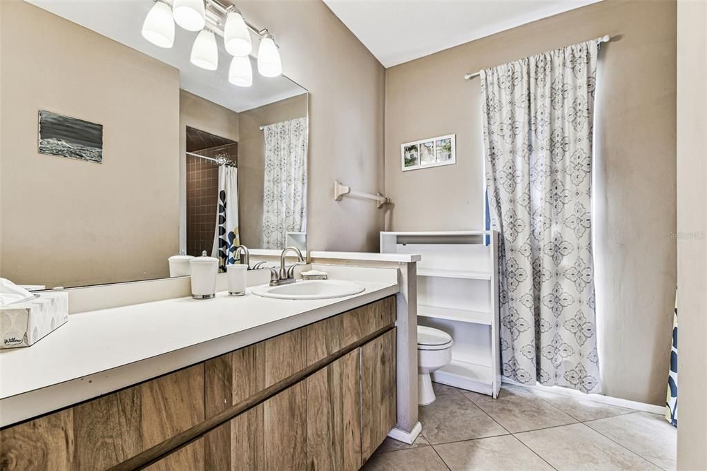 На продажу: $399,000 (3 спален, 2 ванн, 1629 Квадратных фут)