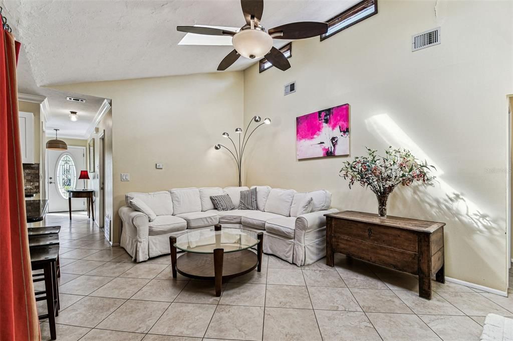 На продажу: $399,000 (3 спален, 2 ванн, 1629 Квадратных фут)