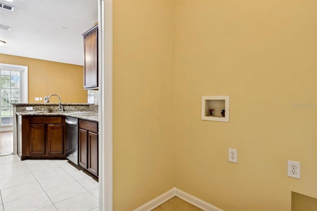 En Venta: $370,000 (3 camas, 2 baños, 1687 Pies cuadrados)