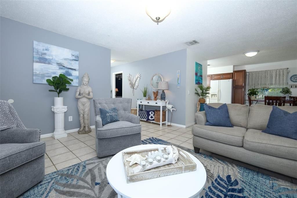 待售: $315,000 (2 贝兹, 2 浴室, 1036 平方英尺)