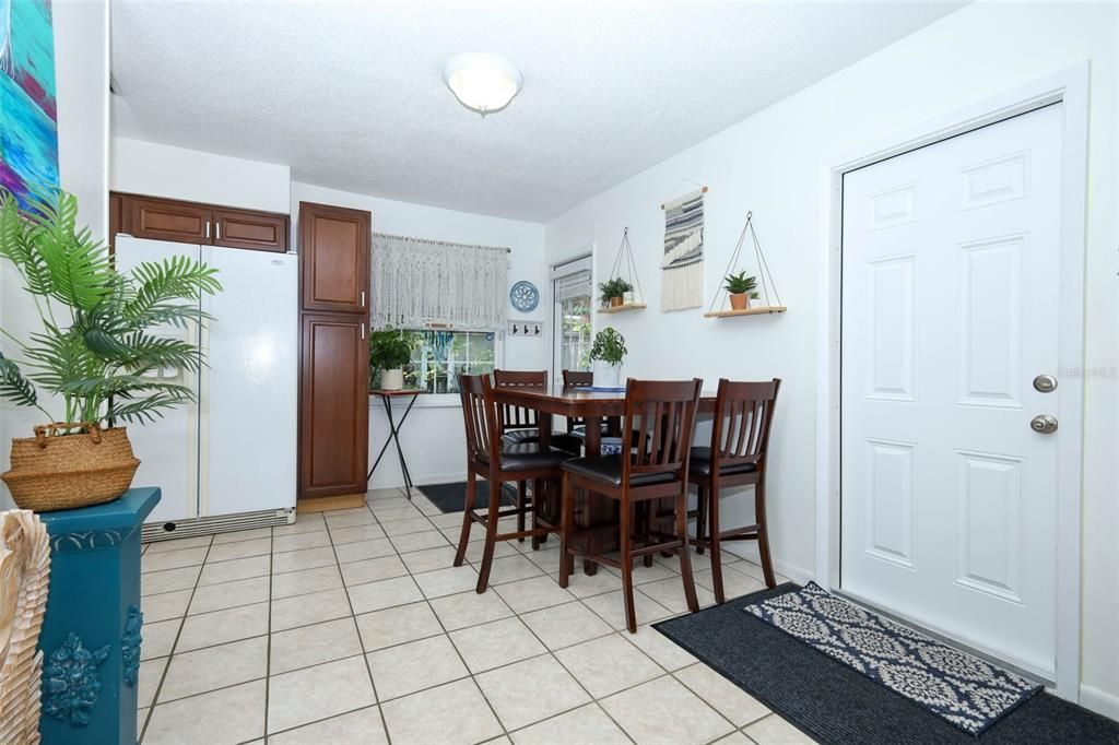 待售: $315,000 (2 贝兹, 2 浴室, 1036 平方英尺)