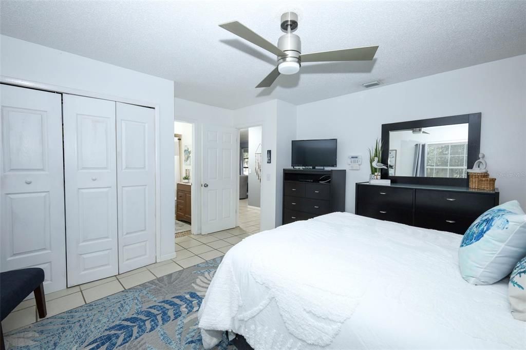 待售: $315,000 (2 贝兹, 2 浴室, 1036 平方英尺)