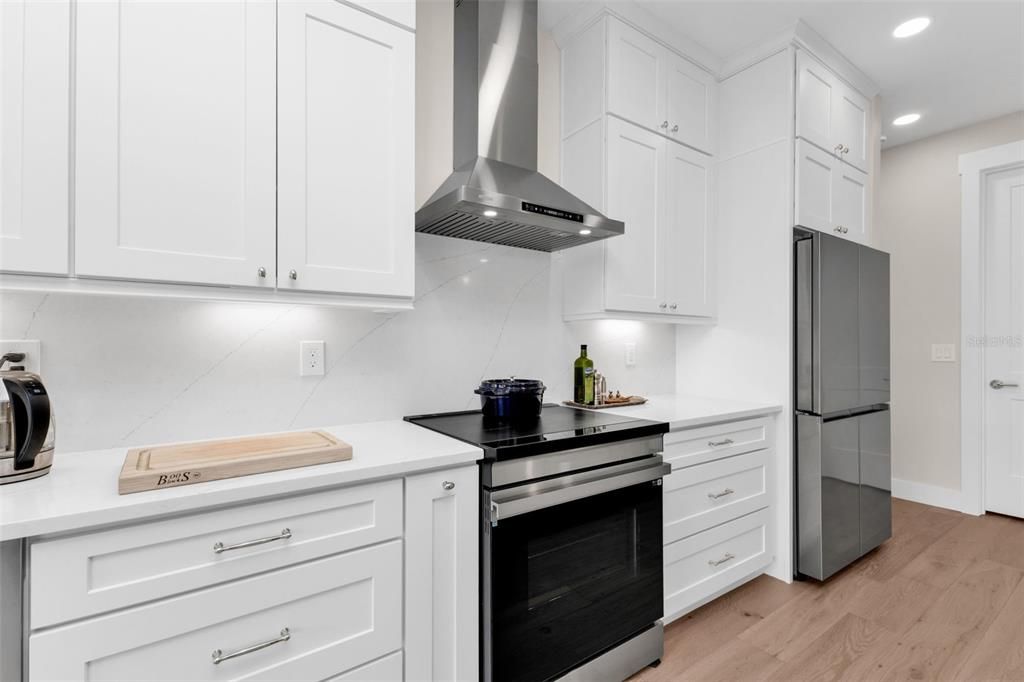 For Sale: $689,000 (3 beds, 3 baths, 2208 Square Feet)