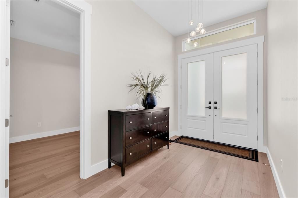 For Sale: $689,000 (3 beds, 3 baths, 2208 Square Feet)