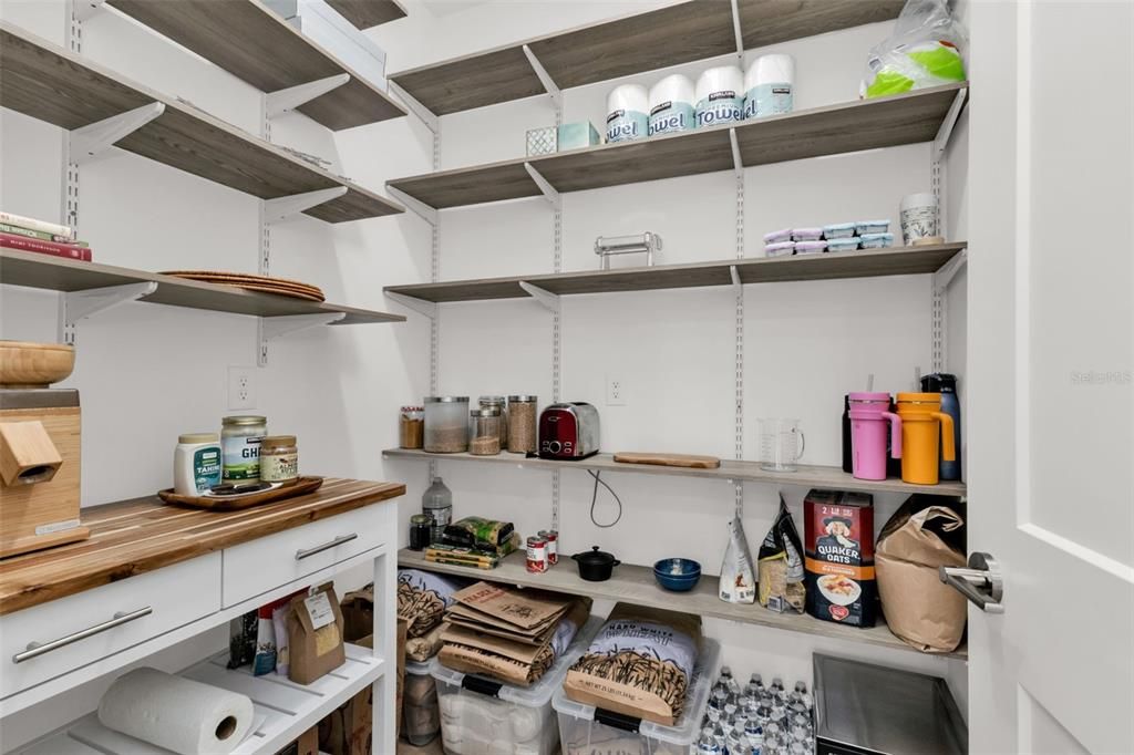 For Sale: $689,000 (3 beds, 3 baths, 2208 Square Feet)