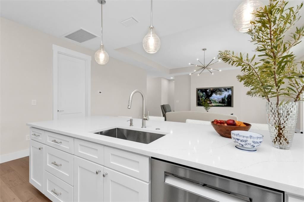 For Sale: $689,000 (3 beds, 3 baths, 2208 Square Feet)