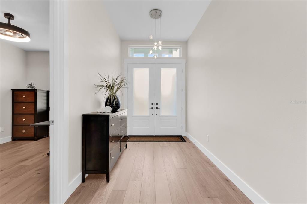 For Sale: $689,000 (3 beds, 3 baths, 2208 Square Feet)