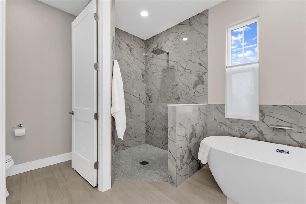 For Sale: $689,000 (3 beds, 3 baths, 2208 Square Feet)