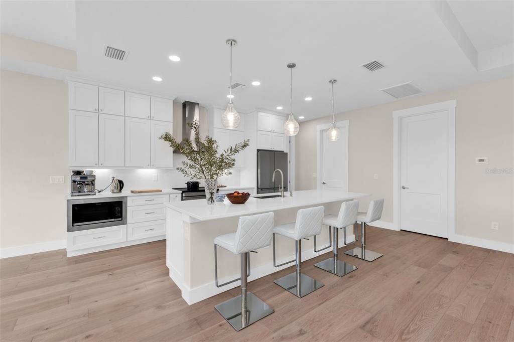 For Sale: $689,000 (3 beds, 3 baths, 2208 Square Feet)