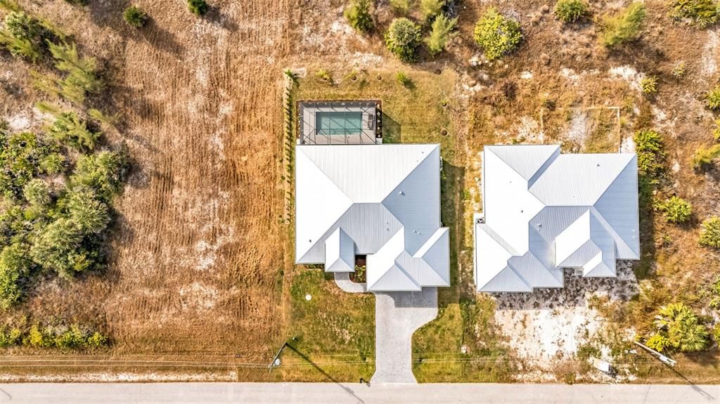 For Sale: $689,000 (3 beds, 3 baths, 2208 Square Feet)