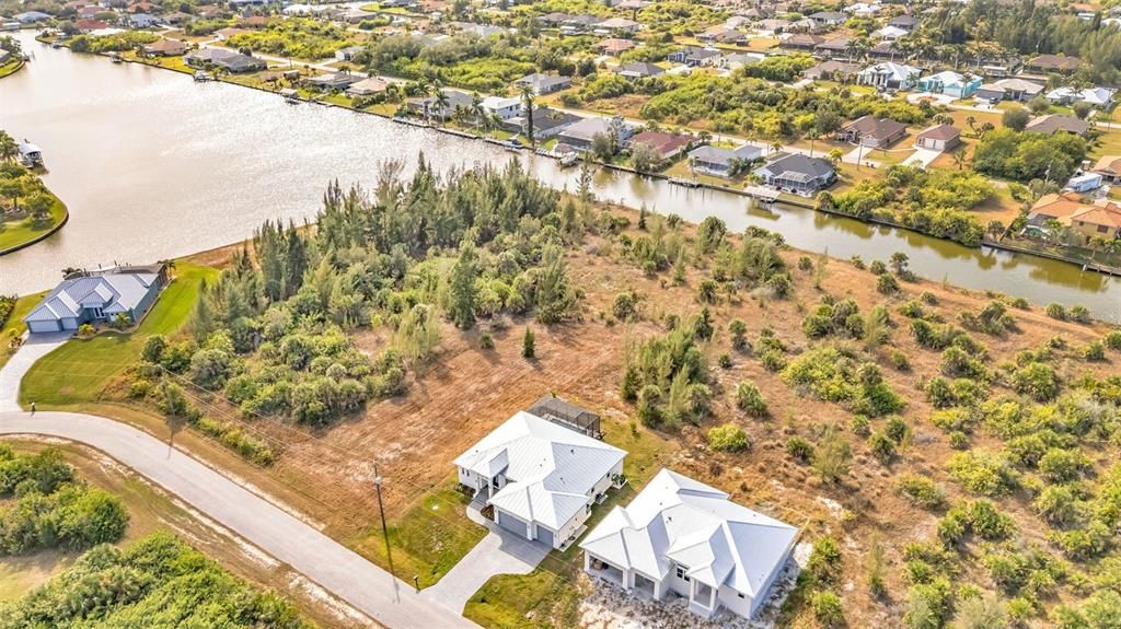 For Sale: $689,000 (3 beds, 3 baths, 2208 Square Feet)