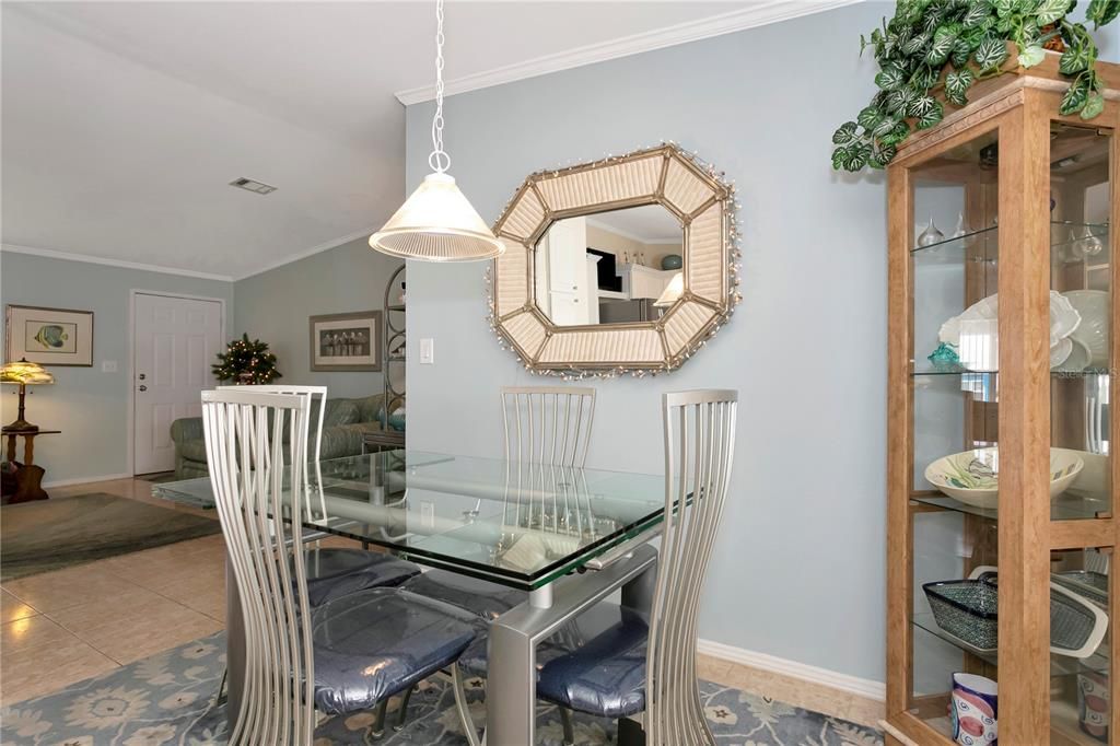 En Venta: $365,000 (3 camas, 2 baños, 1350 Pies cuadrados)