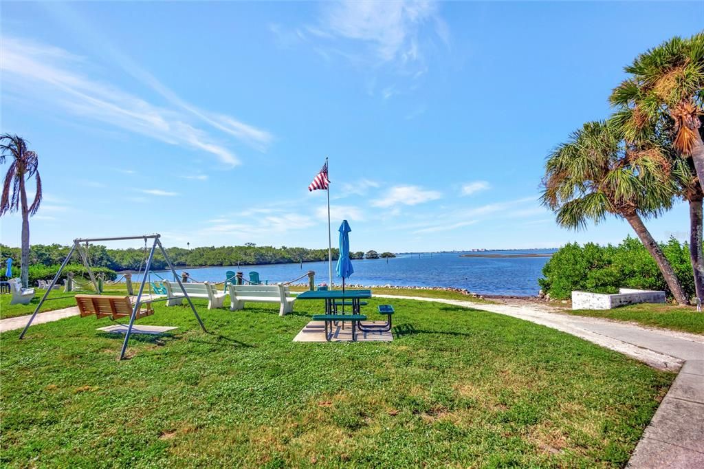 En Venta: $365,000 (3 camas, 2 baños, 1350 Pies cuadrados)