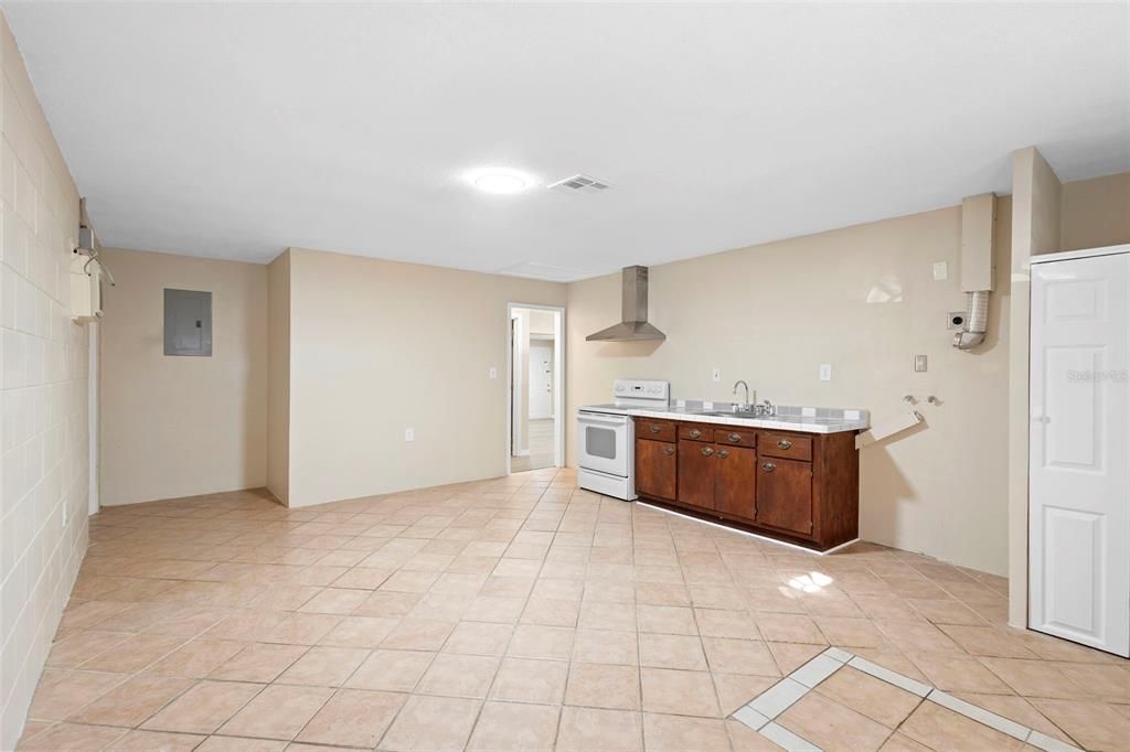 En Venta: $325,000 (4 camas, 3 baños, 1860 Pies cuadrados)