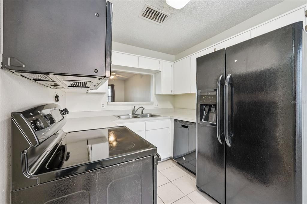 For Sale: $265,000 (2 beds, 2 baths, 1174 Square Feet)