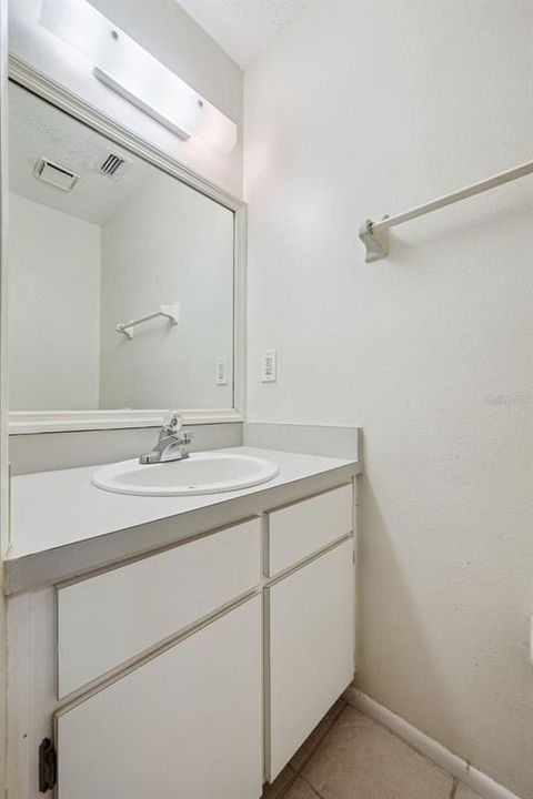 For Sale: $265,000 (2 beds, 2 baths, 1174 Square Feet)