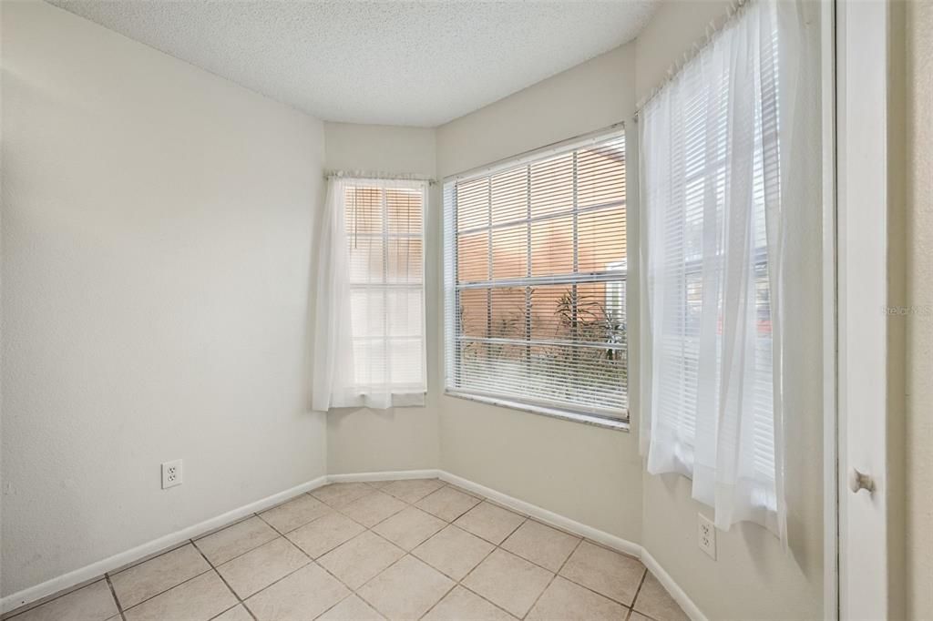 For Sale: $265,000 (2 beds, 2 baths, 1174 Square Feet)