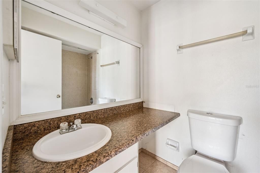 For Sale: $265,000 (2 beds, 2 baths, 1174 Square Feet)