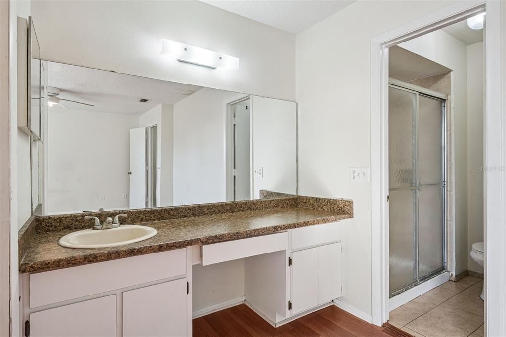 For Sale: $265,000 (2 beds, 2 baths, 1174 Square Feet)