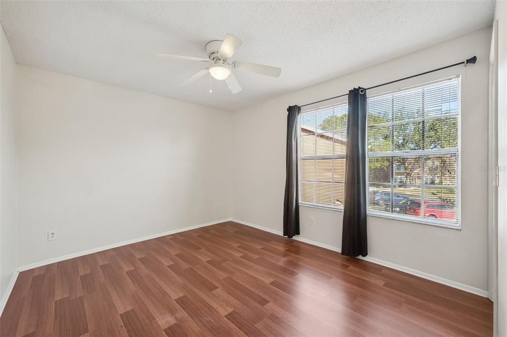 For Sale: $265,000 (2 beds, 2 baths, 1174 Square Feet)